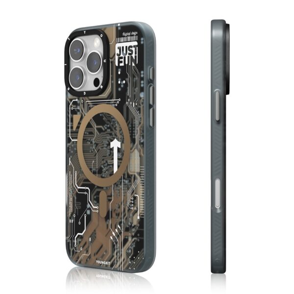 Case iPhone 16 Pro - Futuristic Desert Gold Circuit Board | Youngkit